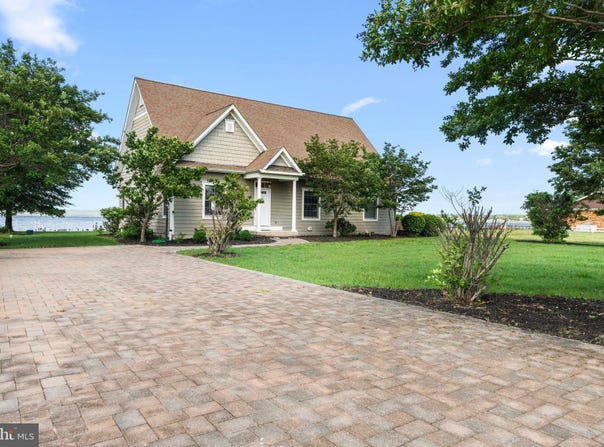 1417 ROYAL WAY, MONTROSS, VA 22520