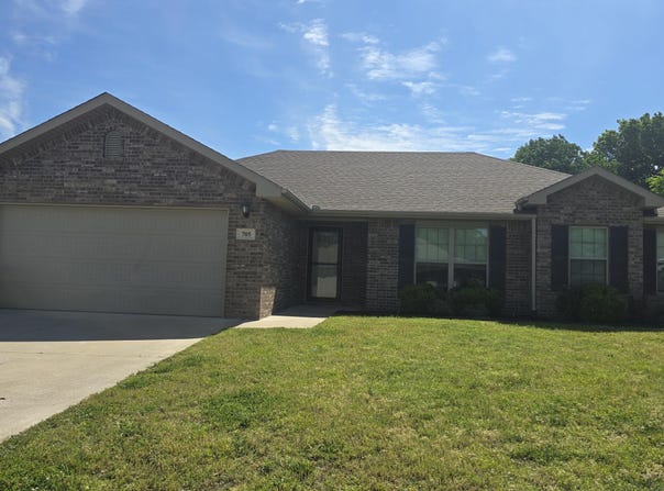 705 Elliott Drive, Carl Junction, MO 64834
