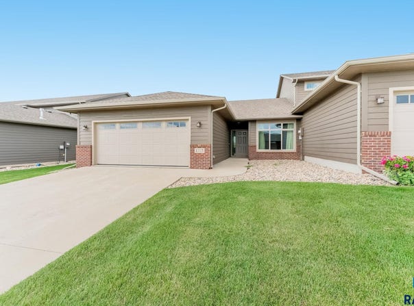 1315 S President Ct, Sioux Falls, SD 57106