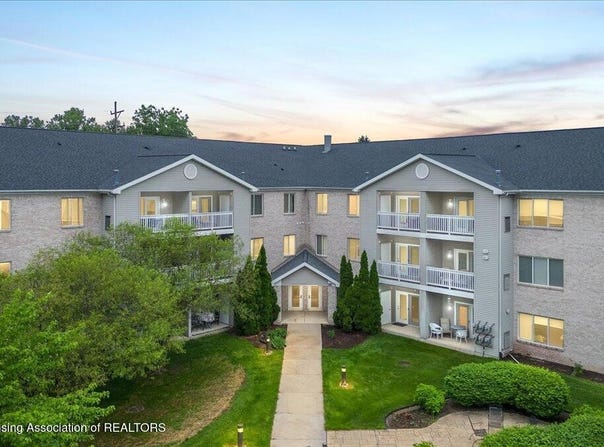 338 W Saginaw Street, East Lansing, MI 48823