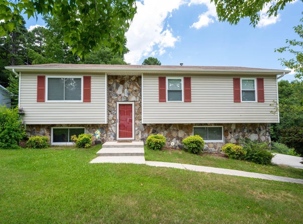 1107 Copperwood Drive, Hixson, TN 37343