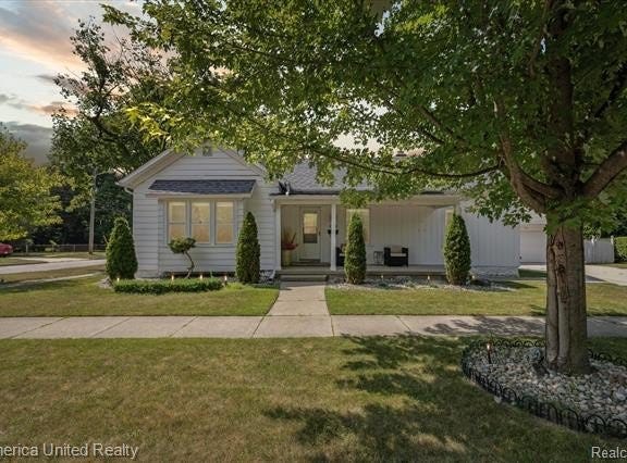 204 West Street, Howell, MI 48843