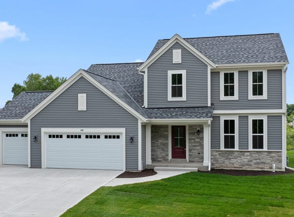 348 Sweetwater Blvd, Port Washington, WI 53074