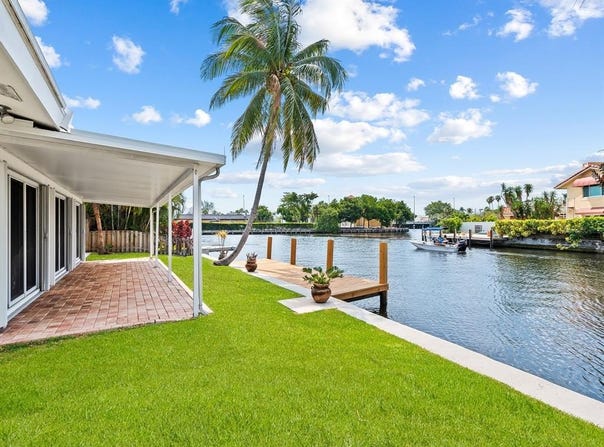 2140 NE 25th St, Wilton Manors, FL 33305