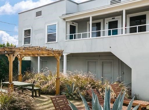 109 N Columbus Avenue, Glendale, CA 91203