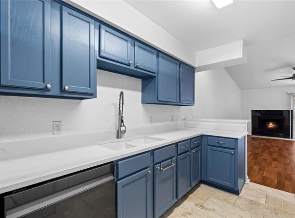 350 W Harwood Road, Hurst, TX 76054