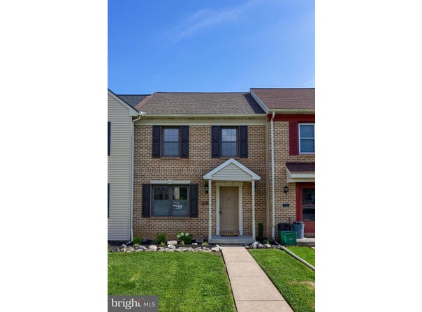 2223 OLDE MEADOW COURT, EAST PETERSBURG, PA 17520
