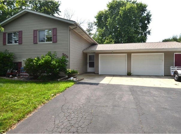 303 8th Avenue NE, Kasson, MN 55944
