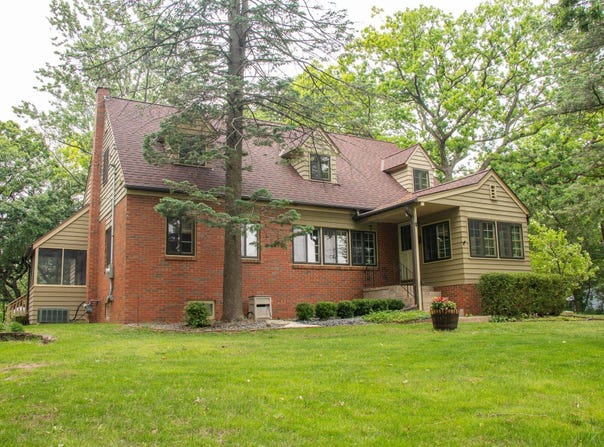 7 E Valley Road, Beloit, WI 53511