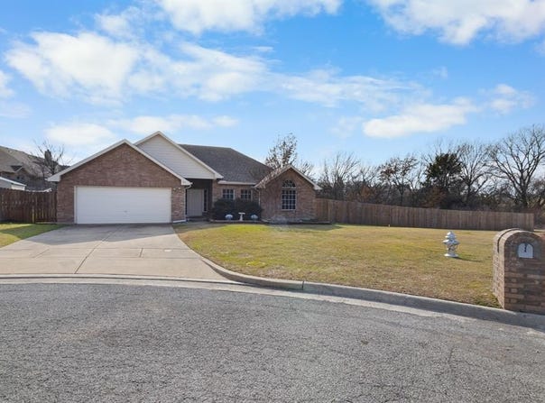 313 Ridge View Court, Decatur, TX 76234