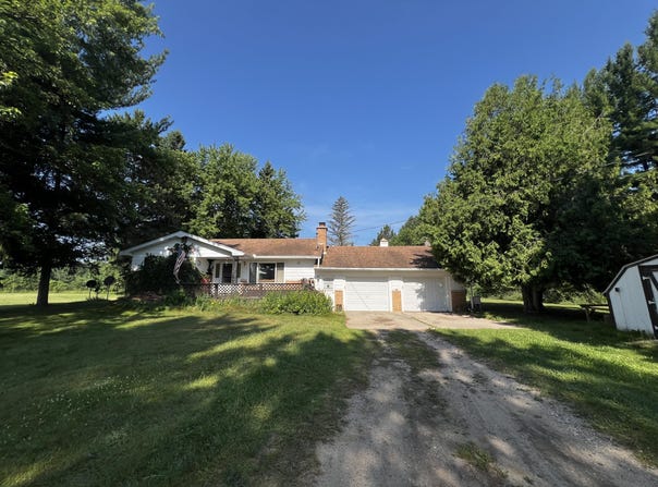 8991 N. St. Helen Road, St. Helen, MI 48656