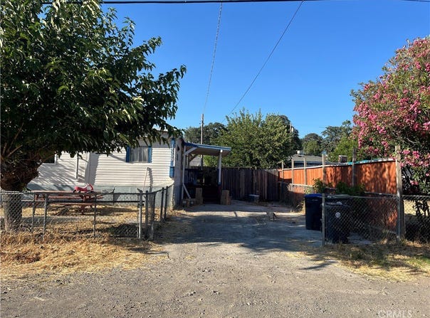 14300 Robinson Avenue, Clearlake, CA 95422