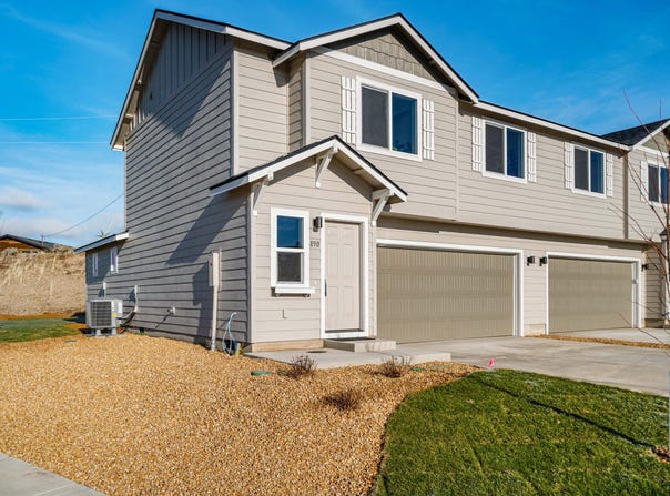 900 SE Starview Avenue, Madras, OR 97741