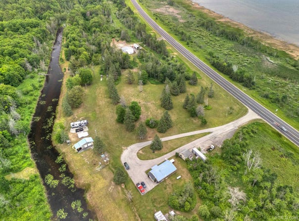 15682 US Highway 2, Cooks, MI 49817