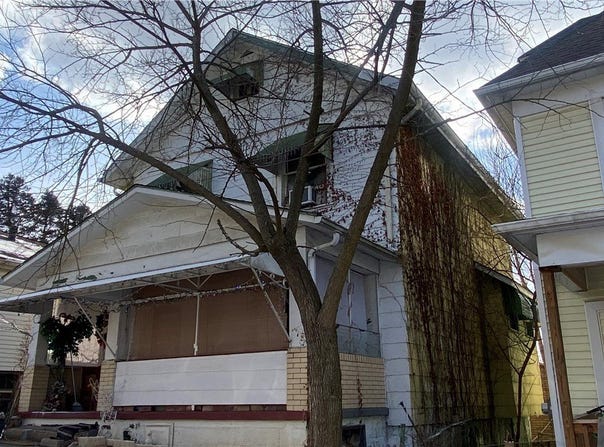 1515 Woodmont Ave, Arnold, PA 15068