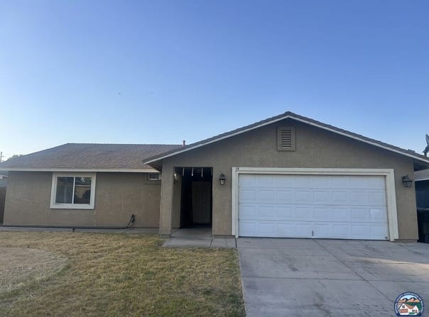 14 E Lettuce St, Heber, CA 92249