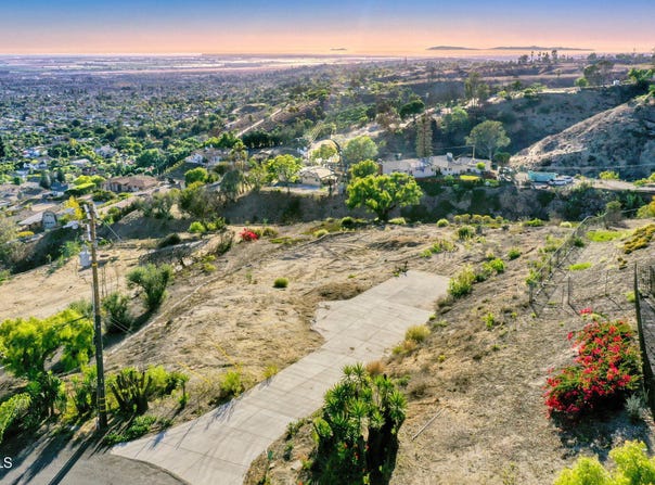 67 Santa Cruz Way, Camarillo, CA 93010