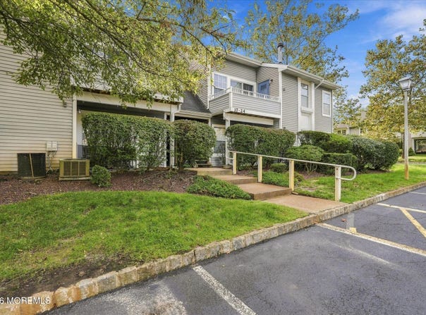 20 Gait Court, Tinton Falls, NJ 07753