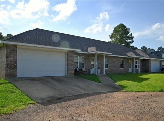 1040 JENNIFERS Place, Pineville, LA 71360