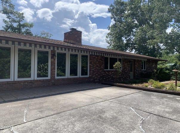 1710 Paulas Huskey Circle, Sevierville, TN 37876