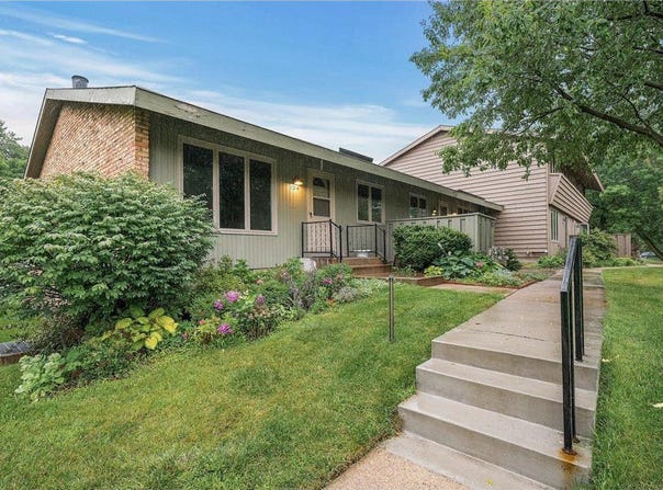134 Windsor Court, New Brighton, MN 55112