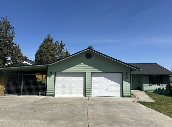 698 SW Lorraine Drive, Madras, OR 97741
