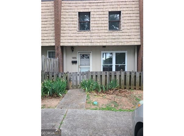 1394 Wood Circle S, Morrow, GA 30260