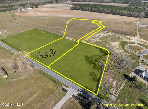2293 Nc 102 E, Ayden, NC 28513