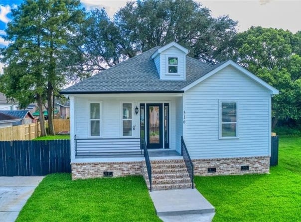316 LIVINGSTON Avenue, Arabi, LA 70032