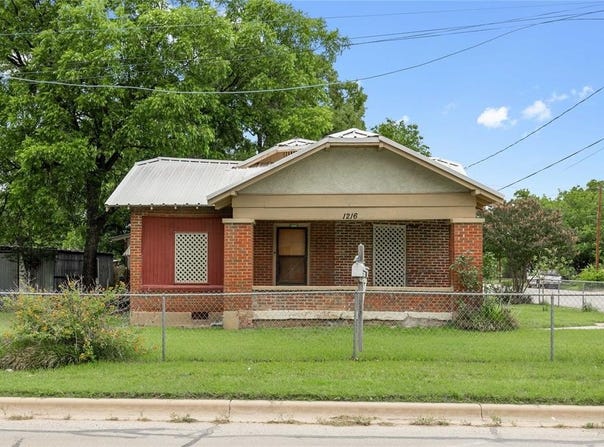 1216 3rd Street, Brownwood, TX 76801