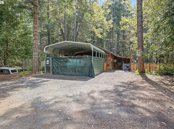 461 STAGE STOP Dr, CaveJunction, OR 97523