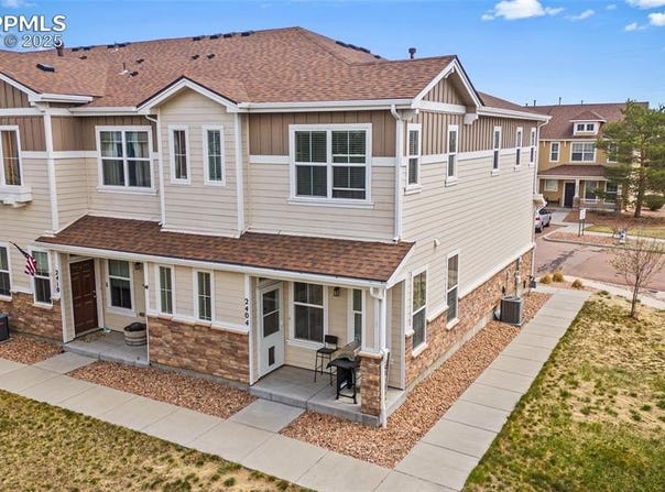2404 Obsidian Forest View, Colorado Springs, CO 80951