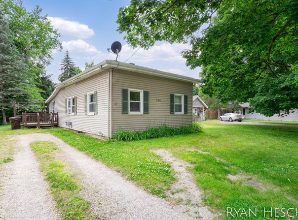 160 Division Street, Saranac, MI 48881