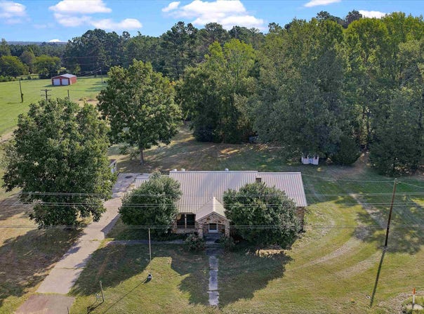 1797 S US Highway 59, Carthage, TX 75633
