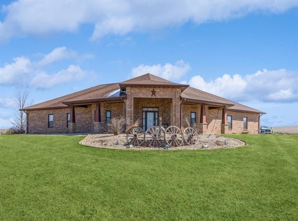 1297 Harding Avenue, Tipton, IA 52772