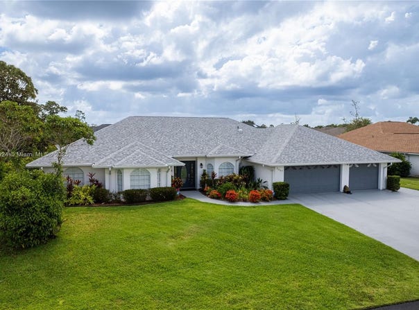 2227 SUNRISE DR, Sebring, FL 33872