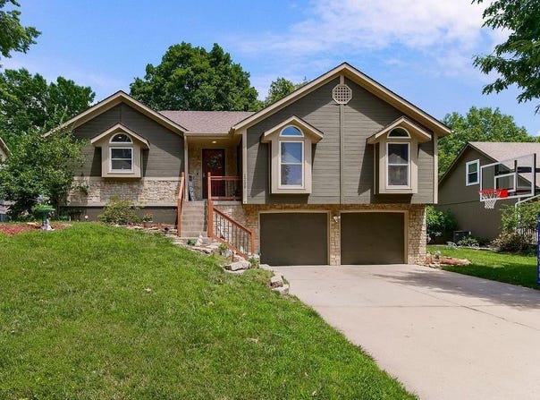 1239 NE Depot Drive, Lee's Summit, MO 64086