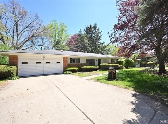 2765 Lahser Road, Bloomfield Twp, MI 48304
