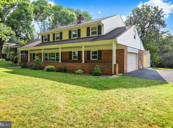 1224 OLD MILL, WYOMISSING, PA 19610