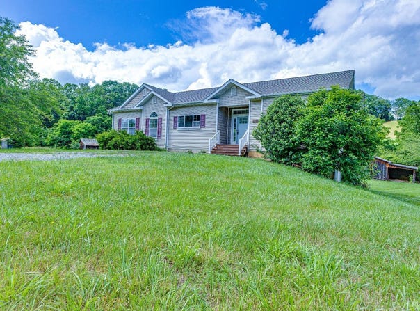 1121 Red Hill Road, Big Island, VA 24526