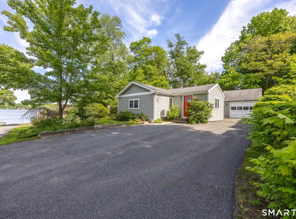 18 Willow Lane, Morris, CT 06763