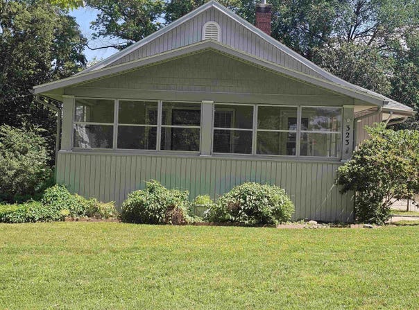323 Sunset Road, Waterloo, IA 50701