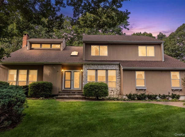 46 Golf Club Circle, Manorville, NY 11949