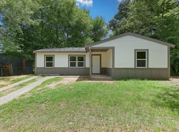 444 Bowie St, Lone Star, TX 75668