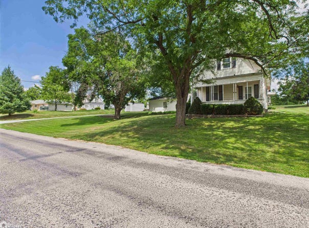 80 S 7th Street, Hamilton, IL 62341