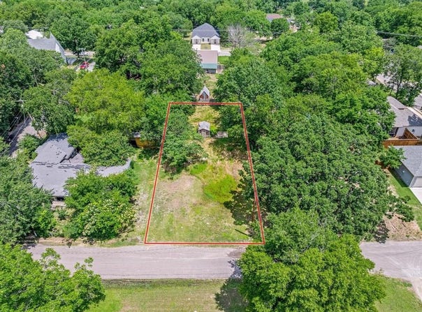 518 S 3rd Street, Bonham, TX 75418