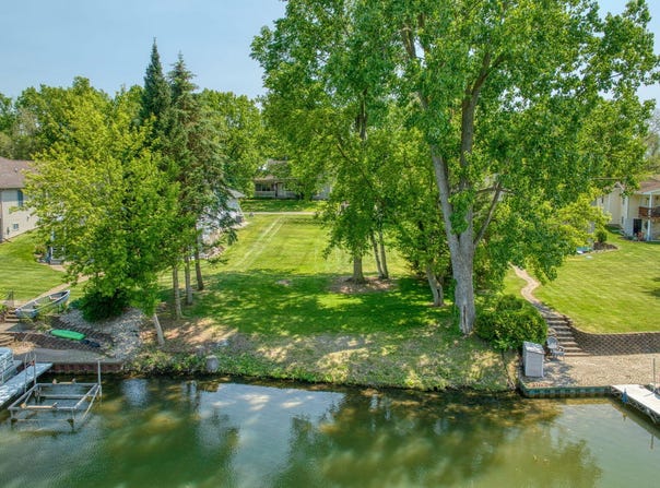112 Abbott Lane, Brooklyn, MI 49230
