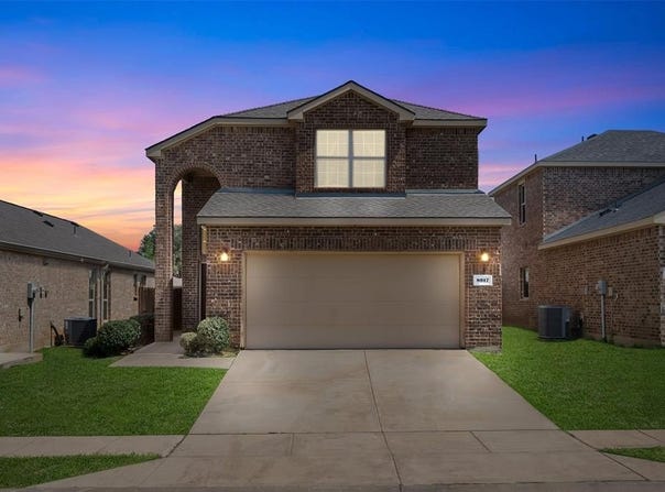 8917 Tenderfoot Lane, Aubrey, TX 76227