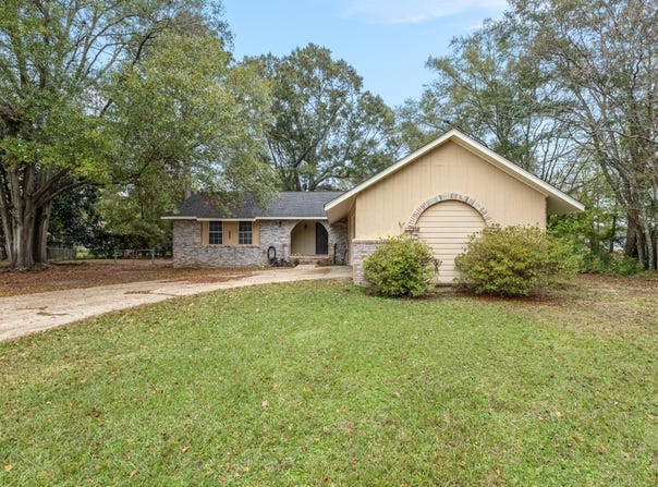 2101 Sunset Dr., Hattiesburg, MS 39402