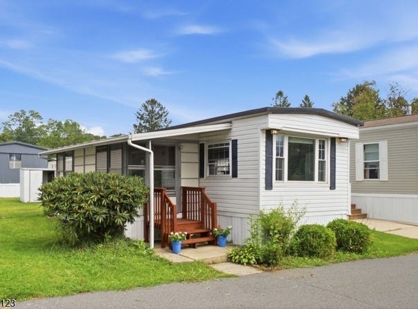 195 W Main St, Unit J, Chester Boro, NJ 07930-2403